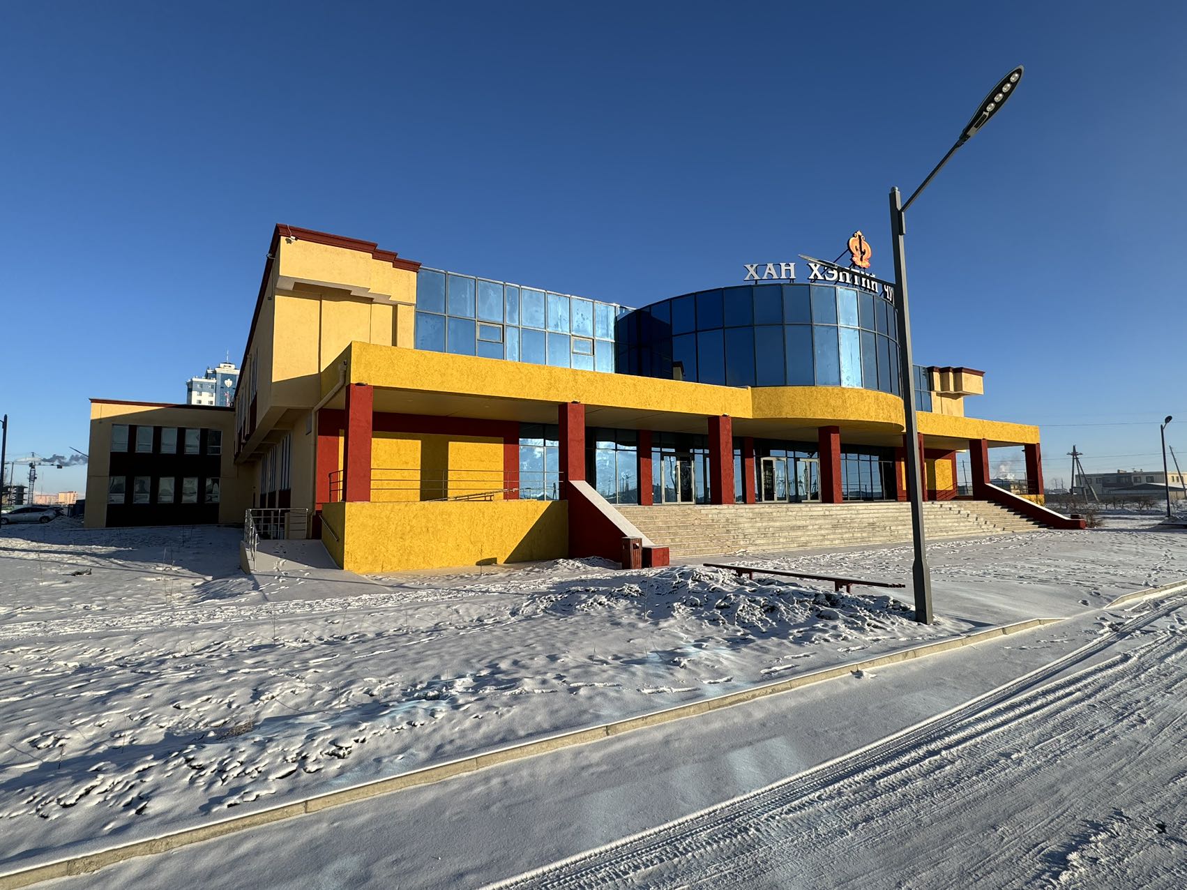 蒙古國-肯特會(huì)議中心劇院——舞臺(tái)機(jī)械、燈光、音響、LED屏